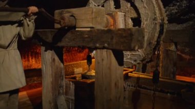Wieliczka, Polonya - 4 Ocak 2016: Wieliczka Salt Mine, Krakow Büyükşehir alanı içinde yalan. 13. yüzyılda açtı, benim sürekli olarak 2007'ye kadar sofra tuzu üretilen.