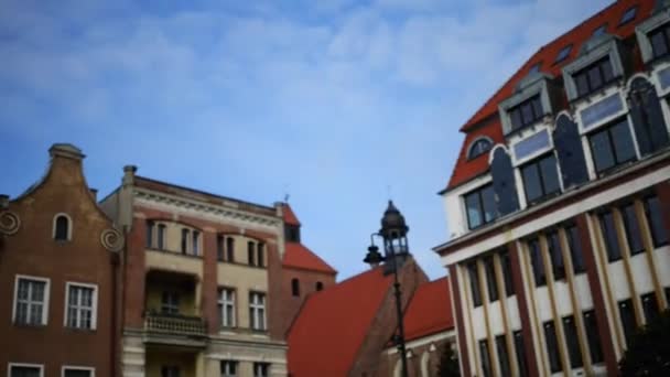 Memorial till polska soldater, Main Market Square, Grudziadz. Grudziadz (Graudenz) är en stad vid floden Vistula i norra Polen, Kuyavian-Pommerns vojvodskap. Grundat av polska härskare Boleslaw Chrobry — Stockvideo