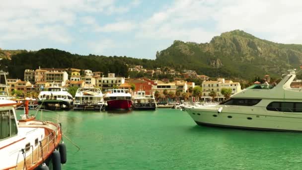 Timelapse 4k: katedralen Santa Maria av Palma, mer vanligen kallad La Seu är gotiska romersk-katolsk katedral ligger i Palma, Mallorca, Spanien, byggdes på plats av en redan existerande arabisk moské. — Stockvideo