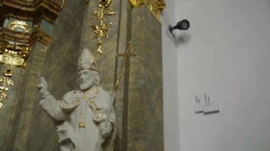 Gniezno, Polonya - 26 Eylül 2015: Varsayım kilise ve St. Anthony Gniezno, Polonya - Conventual Franciscan Friars, il, Gdansk erken kilise tarafından Vakfı Premysl II yaşadığı.