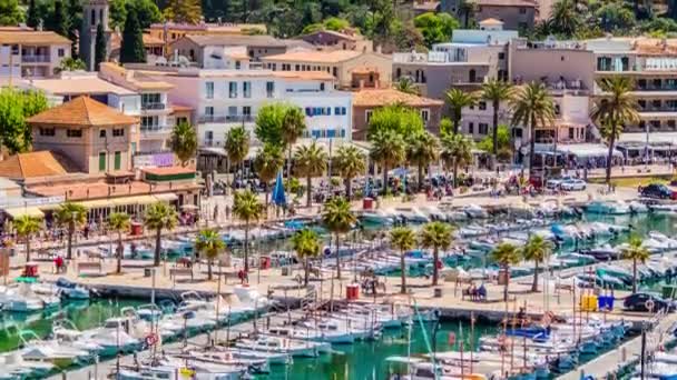 Timelapse: Port de Soller é uma vila e o porto da cidade de Maiorca, nas Ilhas Baleares, Espanha. Junto com a aldeia de Fornalutx e a aldeia de Biniaraix eles se combinam para formar Soller . — Vídeo de Stock