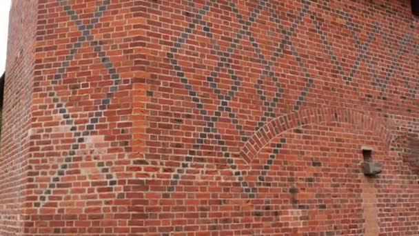 El Castillo de la Orden Teutónica en Malbork es el castillo más grande del mundo por superficie. Fue construido en Marienburg, Prusia por los Caballeros Teutónicos, en una forma de fortaleza de Ordensburg . — Vídeo de stock