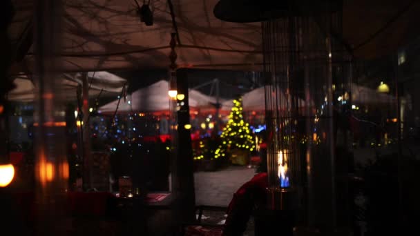 Вуличних кафе на ринкової площі в Кракові. Місто Краків, Малопольське, є основним міський простір розташований у центрі міста. — стокове відео