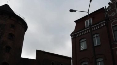 Gdansk Chlebnicka Sokağı. Gdansk (Danzig) Polonya Baltık kıyıları, sermaye Pomeranya Voyvodalığı, Lehçe asıl liman ve ülkenin en büyük dördüncü metropol merkezinin şehirdir.
