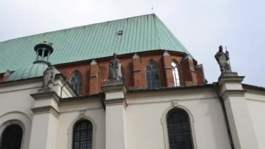 Gniezno, Polonya Gotik katedralde Meryem ve St. Adalbert varsayımı katedral Bazilikası olduğunu.