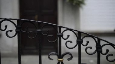 Metal çit Gdansk Mariacka Caddesi üzerinde. Gdansk (Danzig) Polonya Baltık kıyıları, Pomeranian, Polonya asıl liman ve ülkenin en büyük dördüncü metropol merkezinin sermaye kentidir.