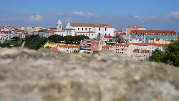 Chiesa e convento di Grazia si trova in Largo da Graca, a Sao Vicente a Lisbona, apparteneva all'Ordine degli Eremiti Agostiniani (Ordo Sancti Augustini eremitarum), era anche conosciuto come Ordine di Gracianos . — Video Stock