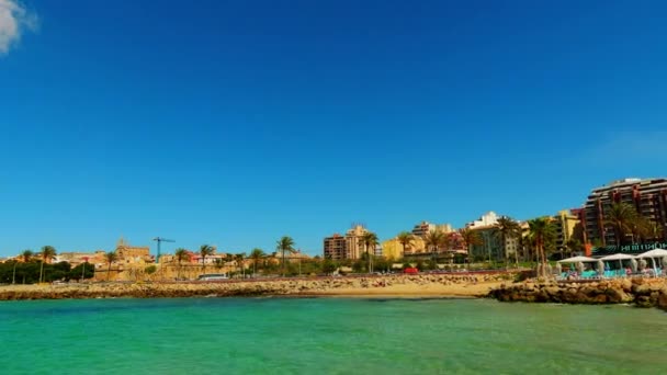 4 k Panorama av Palma de Mallorca. Palma är huvudstaden och den största staden av autonoma regionen Balearerna i Spanien. Det ligger på södra kusten av Mallorca på Palmabukten. — Stockvideo