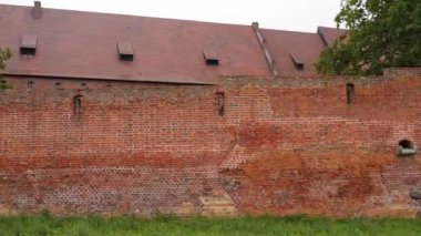 Malbork Cermen sırayla yüzey alanı tarafından dünyanın en büyük Kalesi kalesidir. Bir Ordensburg kale şeklinde Töton Şövalyeleri tarafından Marienburg, Prusya içinde inşa edilmiş.