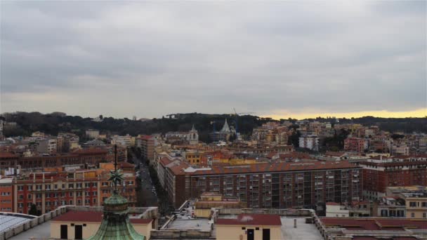 Vista desde San Pedro en el Vaticano en la calle Porta Cavalleggeri, Italia . — Vídeos de Stock