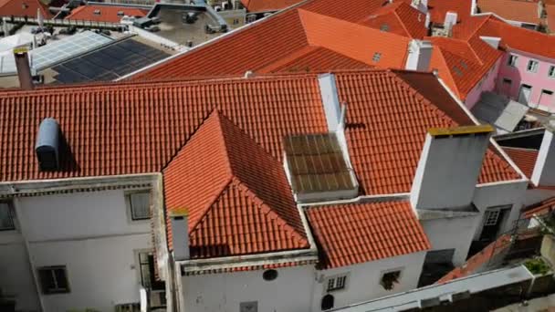 Panorama de Lisbonne. Lisbonne est la capitale du Portugal. C'est la capitale la plus occidentale de l'Europe continentale. Lisbonne se trouve dans l'ouest de la péninsule ibérique sur l'océan Atlantique et le Tage. — Video