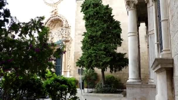 Klostret San Francisco de Palma de Mallorca är en grupp som bildas av mindre basilikan med samma namn, cloisteren och flera fristående byggnader. Palma de Mallorca, Balearerna, Spanien — Stockvideo
