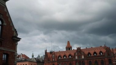 Bydgoszcz ana postane. Bydgoszcz (Bromberg'de, Bydgostia) Kuzey Polonya, Brda ve Vistula nehirleri üzerinde yer alan bir şehirdir. Bydgoszcz Polonya 8 büyük şehridir.