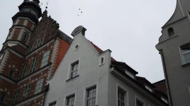Gdansk Mariacka Sokağı. Gdansk (Danzig) Polonya Baltık kıyıları, sermaye Pomeranya Voyvodalığı, Lehçe asıl liman ve ülkenin en büyük dördüncü metropol merkezinin şehirdir.