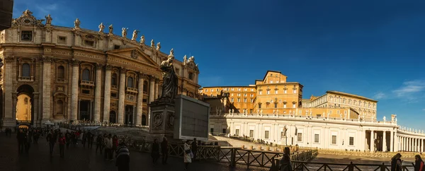 St. Peter plein is grote plaza in Vaticaanstad — Stockfoto