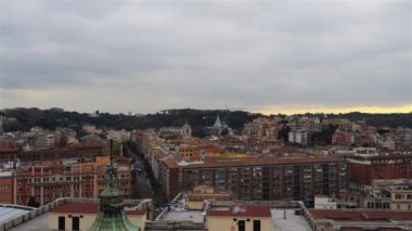 Timelapse: Porta Cavalleggeri sokakta Vatikan'da St Peter görünümü, İtalya.