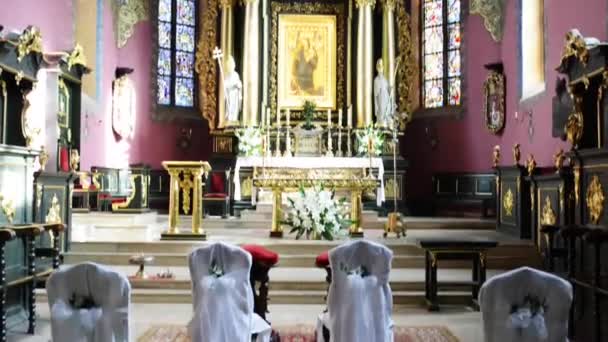Bydgoszcz, Lengyelország - szeptember 26 2015-ig: Katedrális Martin és Nicholas - katolikus egyház tizenötödik században épült. Gótikus stílusban — Stock videók