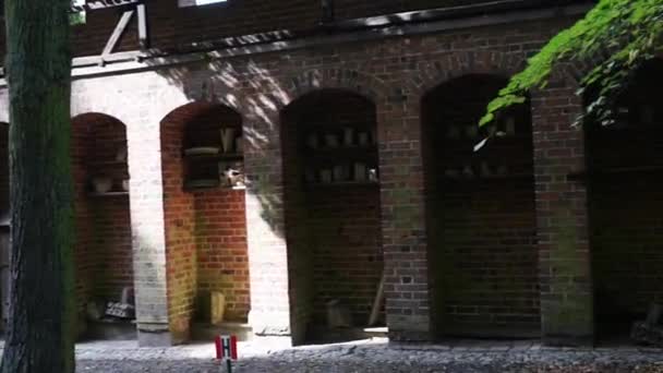 El Castillo de la Orden Teutónica en Malbork es el castillo más grande del mundo por superficie. Fue construido en Marienburg, Prusia por los Caballeros Teutónicos, en una forma de fortaleza de Ordensburg . — Vídeo de stock