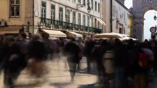 Lisbon, portugal - mart 23 2016: zeitraffer 4k: rua augusta, lisbon, portugal. Lissabon liegt auf der westlichen iberischen Halbinsel am atlantischen Ozean und Flusstagebus. — Stockvideo