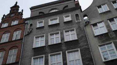 Gdansk Chlebnicka Sokağı. Gdansk (Danzig) Polonya Baltık kıyıları, sermaye Pomeranya Voyvodalığı, Lehçe asıl liman ve ülkenin en büyük dördüncü metropol merkezinin şehirdir.