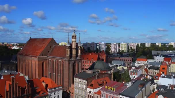 Timelapse: Парафії Успіння Пресвятої Богородиці і благословив Стівен Вінсент Frelichowski, Торунь, Польща - Римсько-католицької парафії у єпархії Торунь, в деканату. Зведений на 1 квітня 1831. — стокове відео