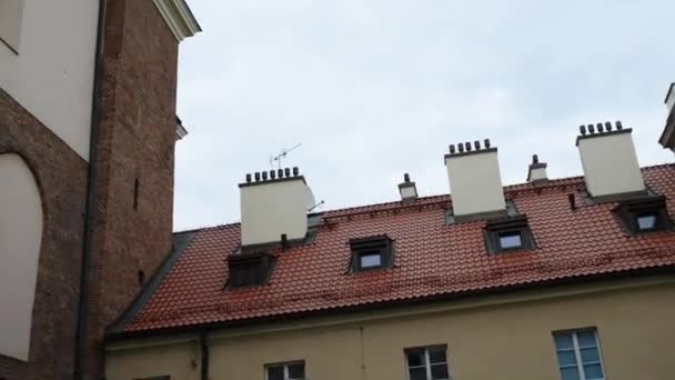 Biblioteca Centrale dell'Università Agraria di Michael Oczapowskiego sotto il Ministero dell'Agricoltura e dello Sviluppo Rurale, occupa un edificio storico monumentale al sobborgo 66 di Cracovia a Varsavia, Polonia — Video Stock