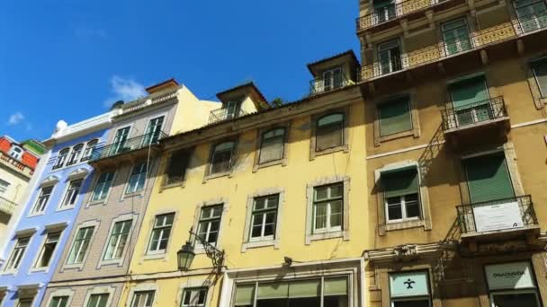 4k Rua Aurea, Lisbonne, Portugal. Lisbonne se trouve dans l'ouest de la péninsule ibérique sur l'océan Atlantique et le Tage . — Video