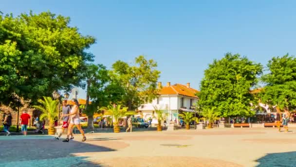 Nessebar, Bulgaristan - 26 Temmuz 2016: Bir antik kenti ve Burgaz ili içinde bulunan büyük deniz tatil Bulgar siyah deniz kenarı, Timelapse Nesebar biridir. — Stok video