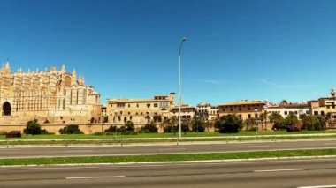 Genellikle La Seu adlandırılan katedral Della Palma, daha fazla olduğunu önceden varolan bir Arap Camii sitede inşa Palma, Majorca, İspanya, içinde bulunan Gotik Roman Katolik Katedrali.
