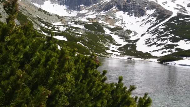 Lomnicky stit is één van de hoogste en meest bezochte bergtoppen in de Hoge Tatra bergen van Slowakije. — Stockvideo