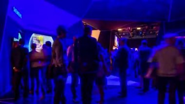 Ifa, Messe, Berlin - 6 Eylül 2016: timelapse Siemens, Home robot Mykie ile Internationale Funkausstellung Berlin, Almanya'da ürün sunumu için stand