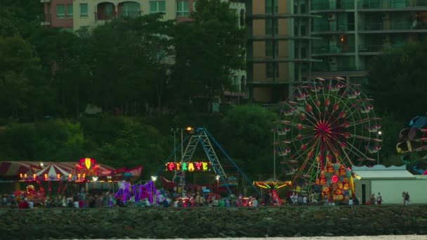 NESSEBAR, BULGARIA - JULY 26 2016: amusement attractions night in a resort town on the Black Sea — Stock Video