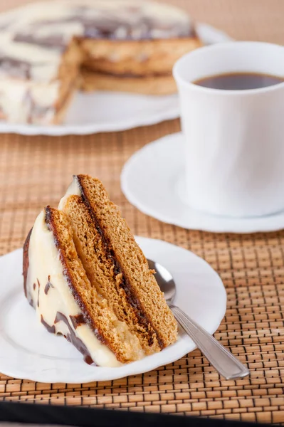 Piece Delicious Cake Sour Cream Icing Cup Strong Black Tea — Stock Photo, Image
