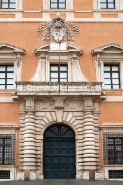 Lateran Sarayı (resmi adıyla Apostolic Palace of Lateran) Roma İmparatorluğu 'nun eski bir sarayı ve daha sonra Roma' nın güneydoğusundaki ana papalık konutudur. Piazza di San Giovanni Laterano, Roma, İtalya.