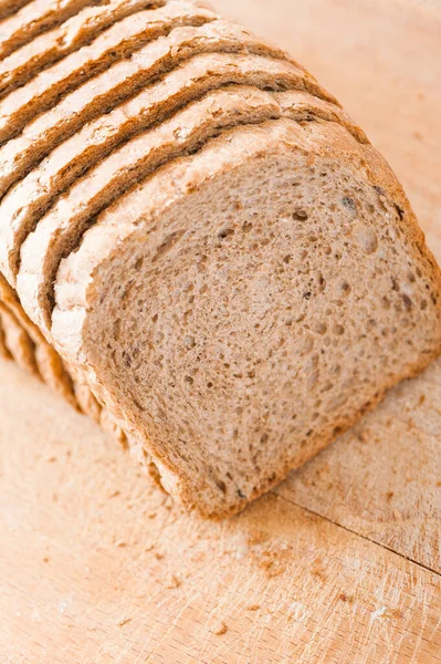 Chopped Pieces Loaf Wheat Bread Cutting Board — Stock Photo, Image