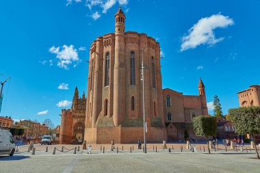 Saint Cecilia Katedrali (Albi Katedrali) Fransa 'nın Albi şehrindeki en önemli katolik binasıdır. Zaman Uygulaması.