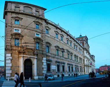 MODENA, İtalya - 26 Kasım 2016: Modena Dükalığı Barok Sarayı, İtalya. 1452-1859 yılları arasında Modena Dükü Este 'nin eviydi. Şu anda İtalya Askeri Akademisi 'nin bir kısmına ev sahipliği yapmaktadır..