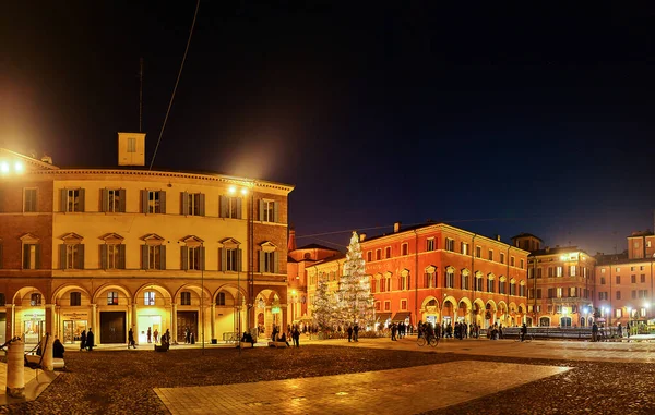 莫迪纳 意大利 2016年11月26日 意大利莫迪纳的罗马广场 杜卡莱宫Palazzo Ducale 新年及圣诞假期 — 图库照片