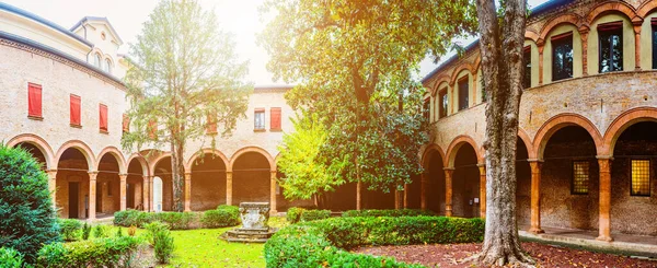 Ferrara Italia Plaza Santa Ana Portal Con Claustro Contiguo Pórtico — Foto de Stock