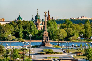 Yaroslavl ve Korovniki 'deki John Chrysostom Kilisesi' nin 1000. yıldönümü anıtı. Yaroslavl, Rusya.