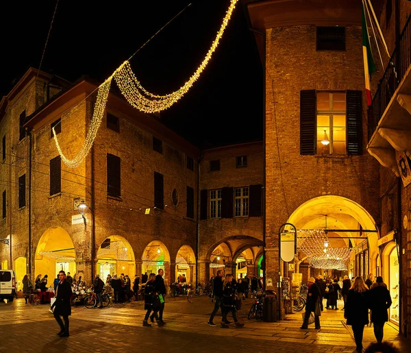 Modena Italien November 2016 Folk Firar Jul Och Nyår Gatan — Stockfoto