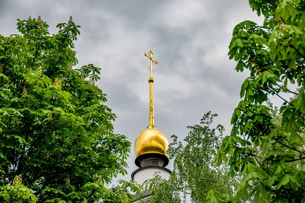 鲍里斯和格列布石大教堂建于十六世纪中叶 俄罗斯莫斯科州Dmitrov Borisoglebsky修道院的圣灵降生 — 图库照片