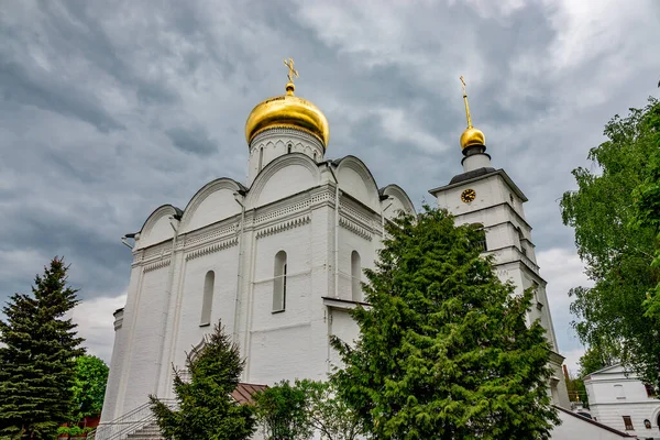 鲍里斯和格列布石大教堂建于十六世纪中叶 俄罗斯莫斯科州Dmitrov Borisoglebsky修道院的圣灵降生 — 图库照片