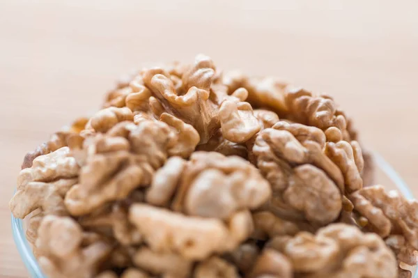 Glass Bowl Shelled Walnuts Bamboo Table Cloth — Stock Photo, Image