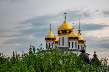 Kutsal Bakire Meryem Katedrali bir Ortodoks kilisesidir. Tapınak, Rusya 'nın başkenti Moskova' nın Dmitrov kentindeki XII..