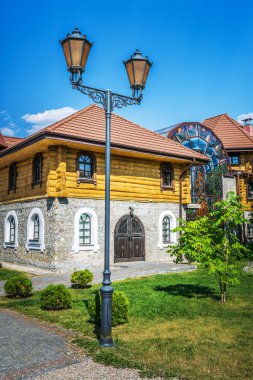 tarihi yapı ve fener