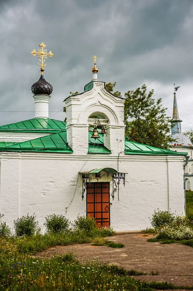 Dreifaltigkeitskathedrale im Alexandrowskaja Dorf — Stockfoto