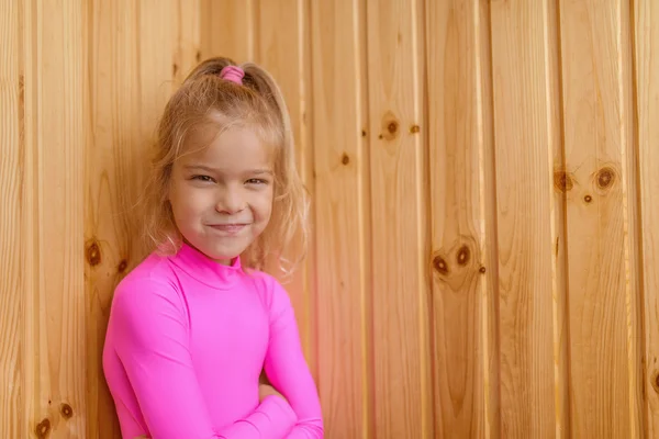 Menina em vestido rosa — Fotografia de Stock