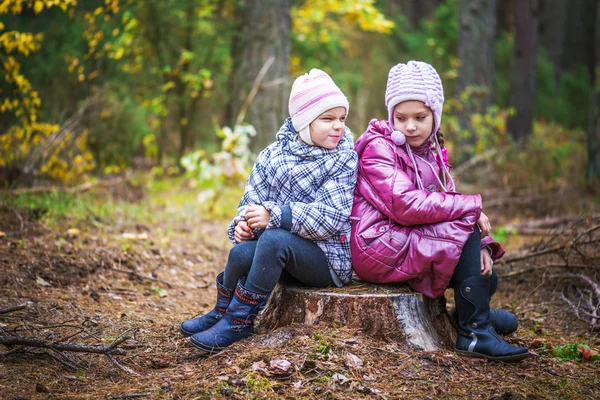 Two little sisters — Stock Photo, Image