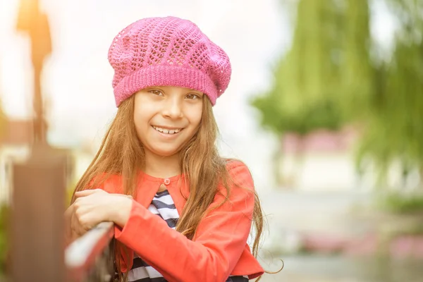 Little girl in red beret — Stock Photo, Image